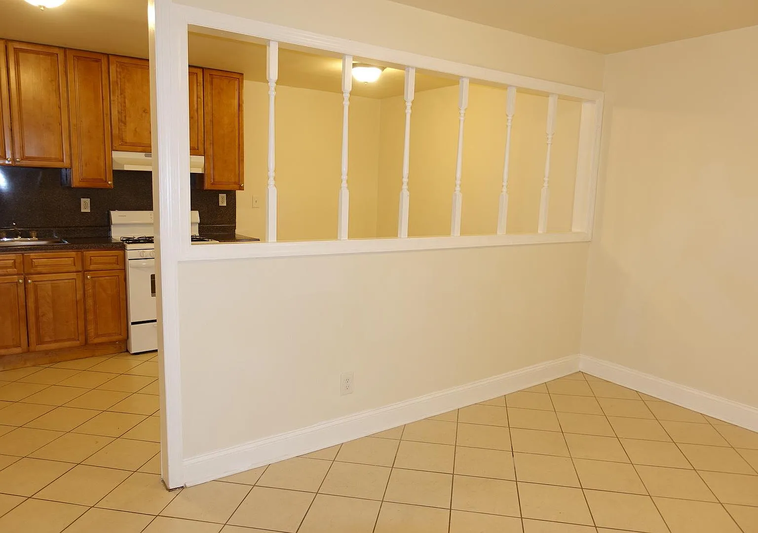 423 Avenue C — Photo 3