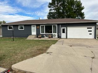 925 Franklin Ave, Harvey, ND 58341