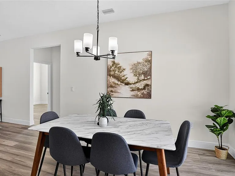 1933 W Oliver Dr — Photo 15