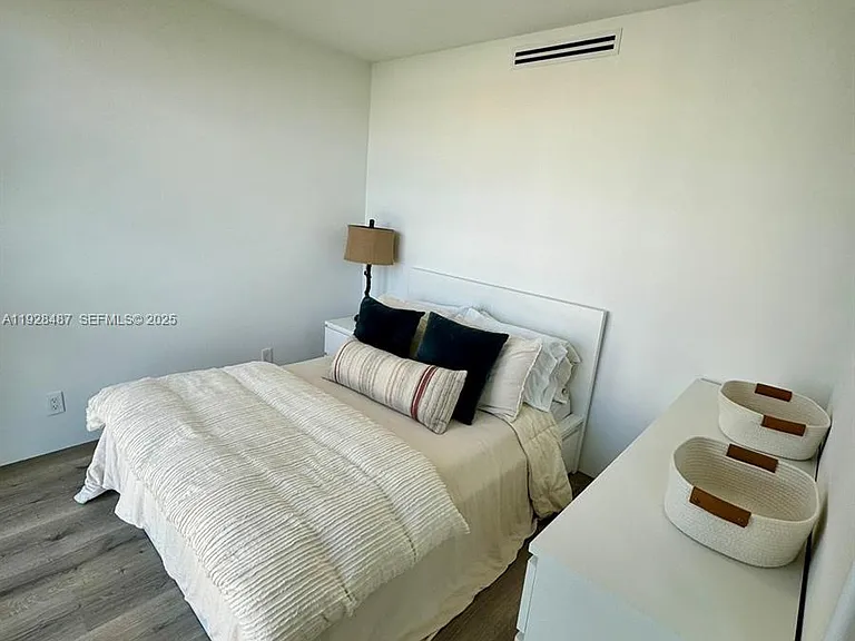 1121 Crandon Blvd #E1001 — Photo 11