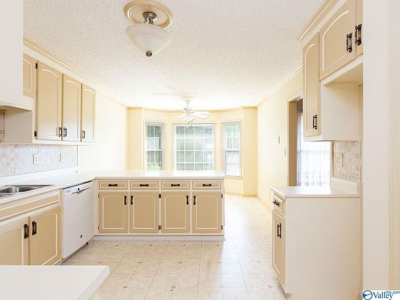 5th image of 1011 Seina Vista Dr