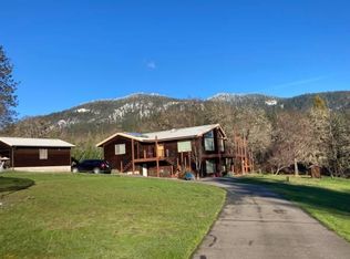 498 NW Scenic Dr, Grants Pass, OR 97526