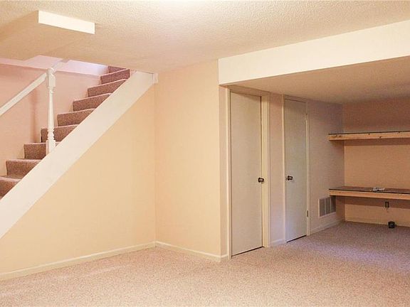 3rd image of 7201 W 155th St