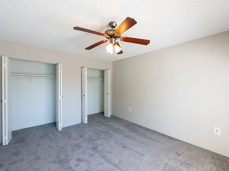 550 Lee Dr — Photo 3