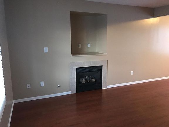 2nd image of 442 Jonathon Dayton Way