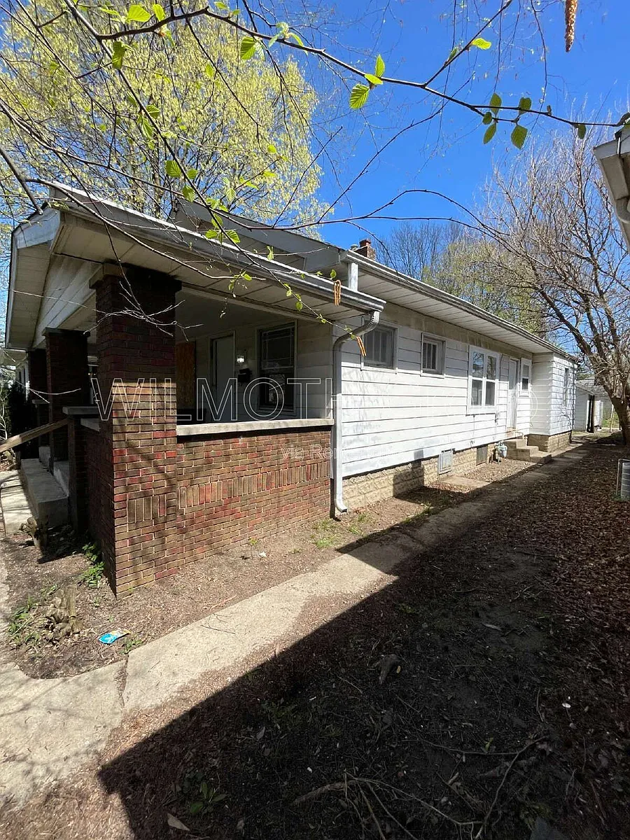 Building Photo - 927 N Chester Ave