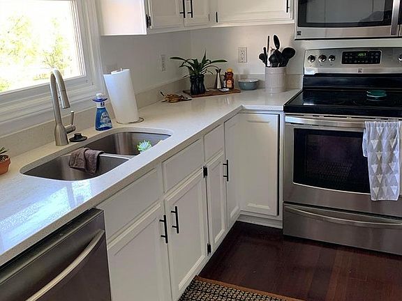 3rd image of 49 Vela Cir