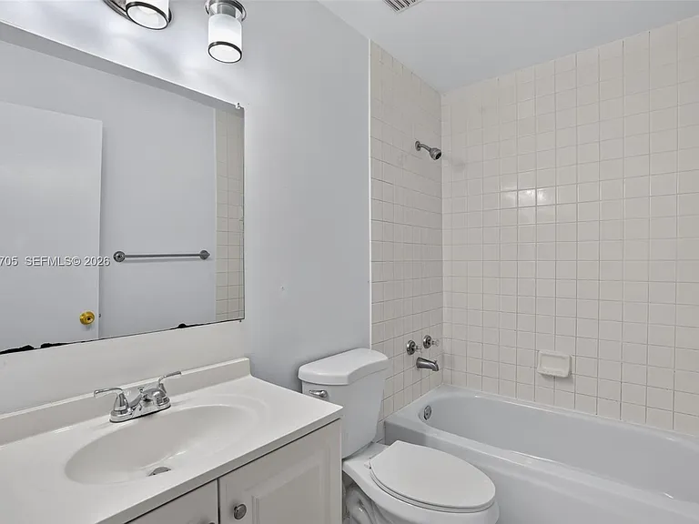 6225 Kendale Lakes Cir #253 — Photo 16