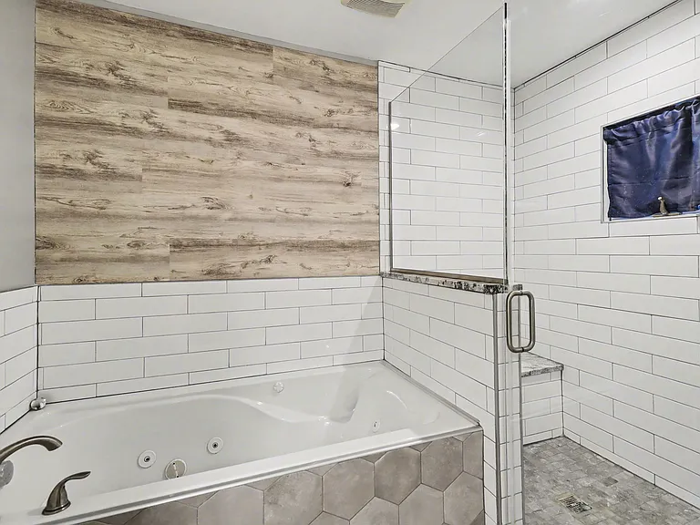 1430 Rossdale Dr — Photo 16