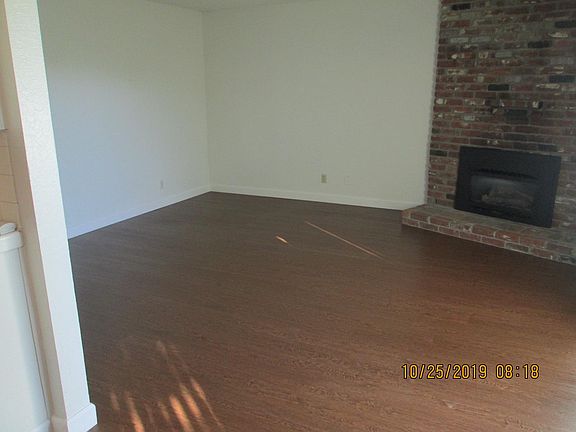 2nd image of 4572 N Glenn Ave APT 201