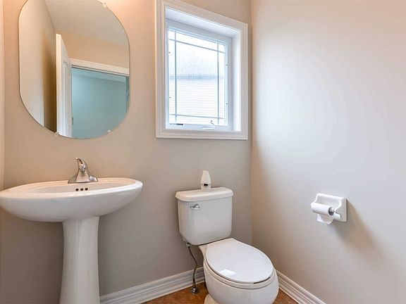 3rd image of 75 Laverty Cres