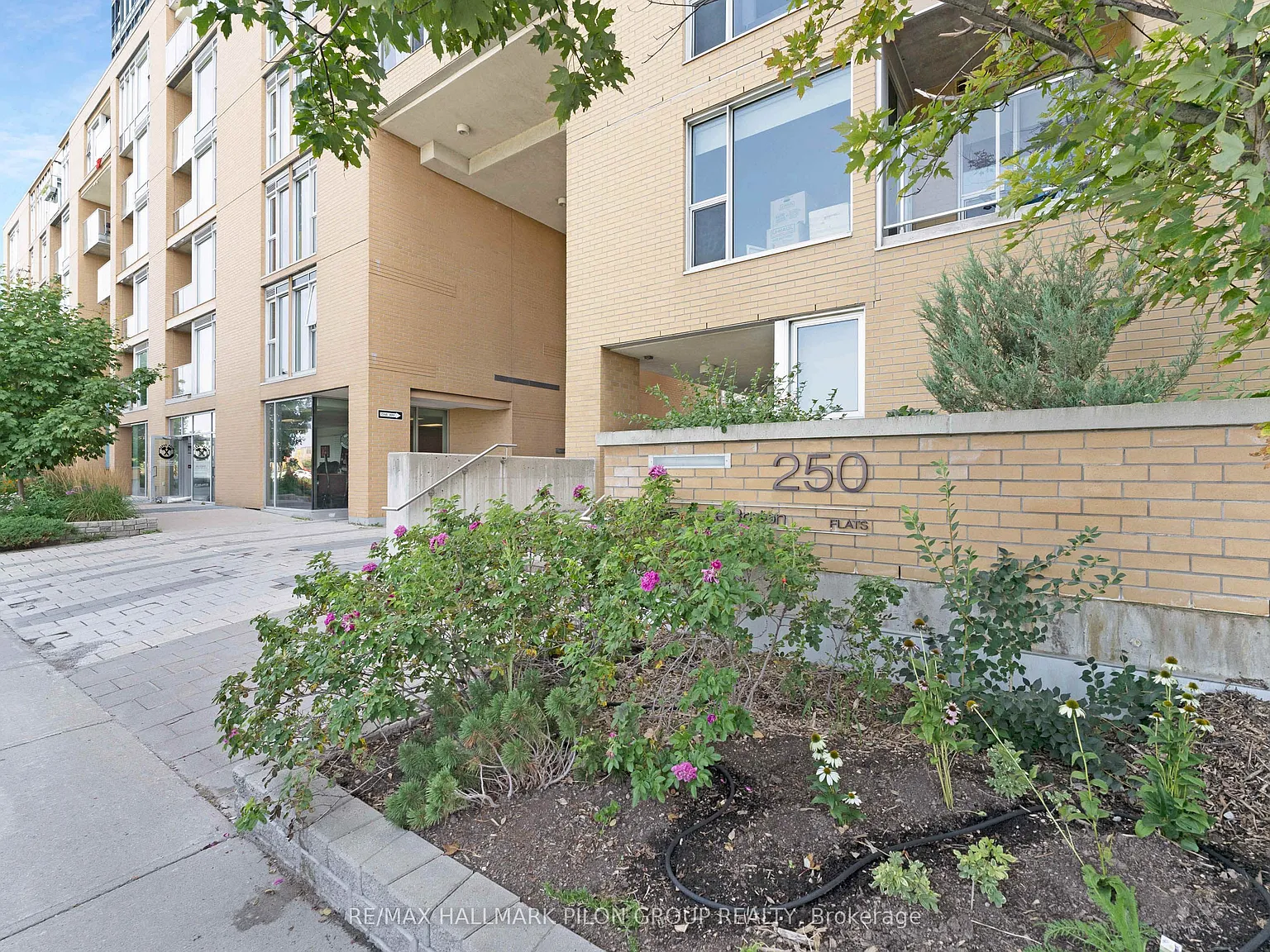 2 bed, $3,400 — Photo 2
