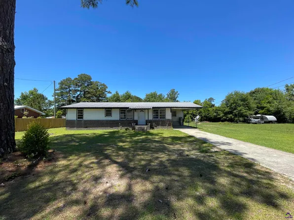 126 Plover Rd, Cochran, GA 31014