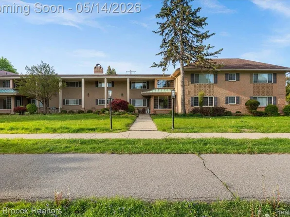 2247 Walton Blvd Unit 49, Rochester Hills, MI 48309