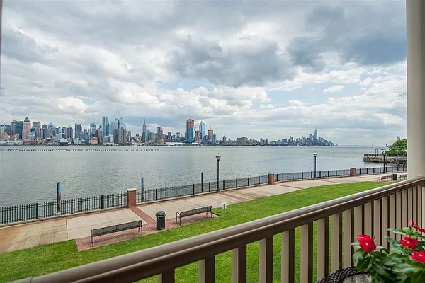 Rented by Keller Williams City Life Realty | media 12