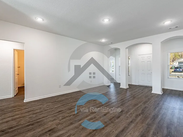 1155 Gallery Dr — Photo 3