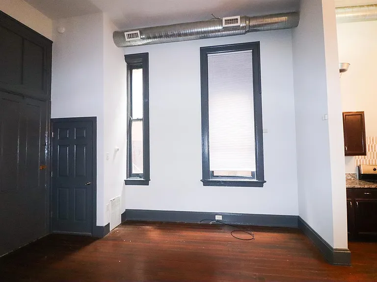 1531 Elm Street — Photo 4