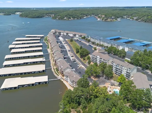 1042 Ledges Dr #1028, Osage Beach, MO 65065