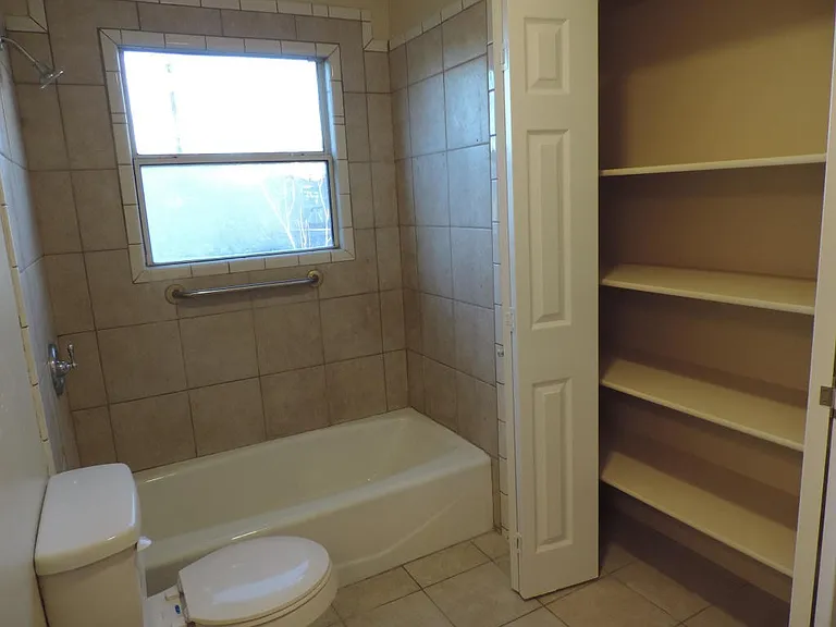 181 E 700 S — Photo 25