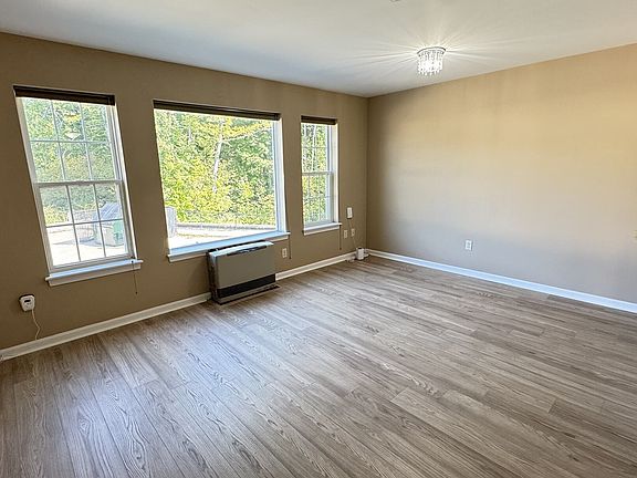 3rd image of 18 Smithwheel Rd APT 62