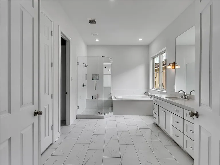 16011 Bridges Fairway Ln — Photo 11