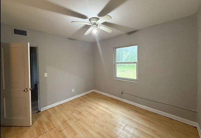 2nd image of 6850 Barberie St