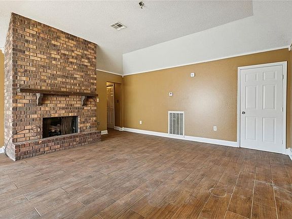 3rd image of 30 Marywood Ct