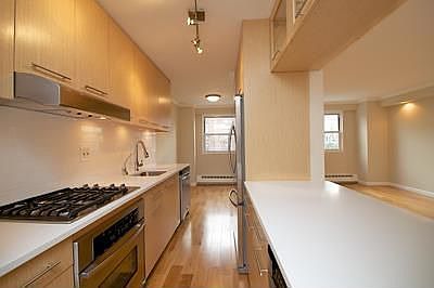 2nd image of 191 Willoughby St APT 7B