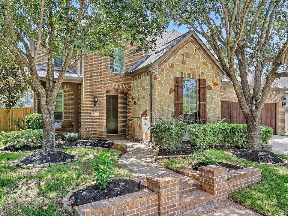 1st image of 19111 Royal Cove Cir