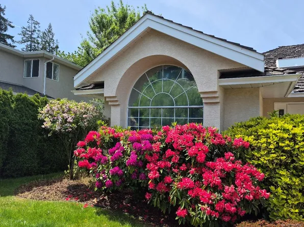 5295 Crestview Dr, Nanaimo, BC V9T 5Z8