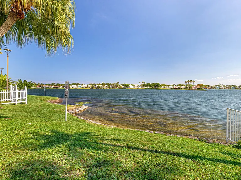 6466 Buena Vista Dr #6466 — Photo 18