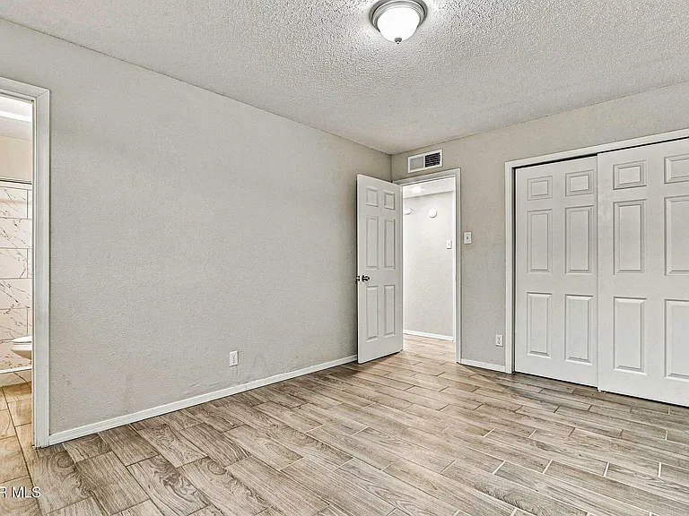 11524 Meadowbrook Dr — Photo 27