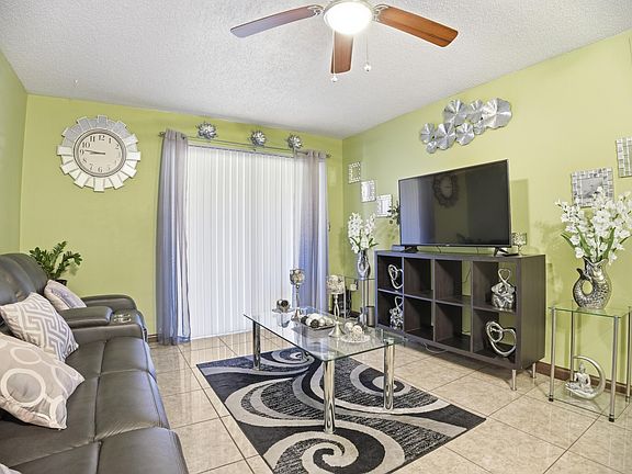 5th image of 6074 Forest Hill Boulevard #101