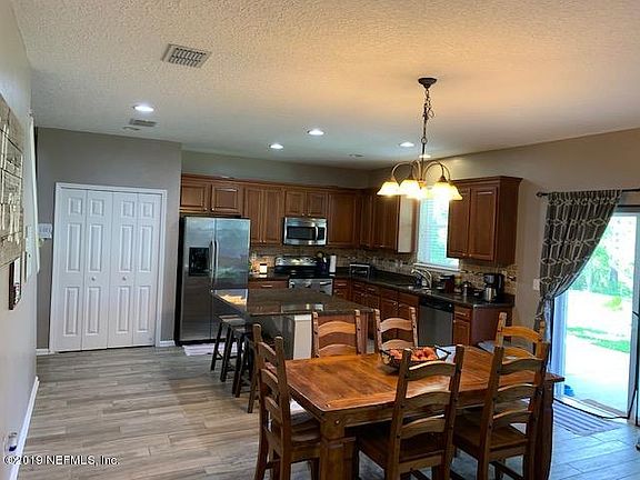 2nd image of 421 Chattan Way