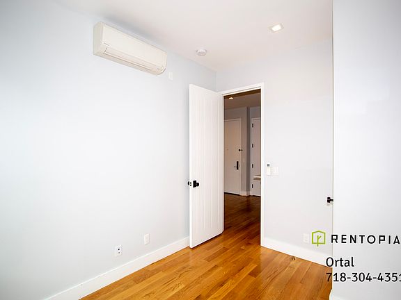 4th image of 34 Belvidere St #3K