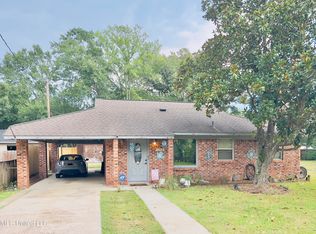 1206 13th Ct, Pascagoula, MS 39567