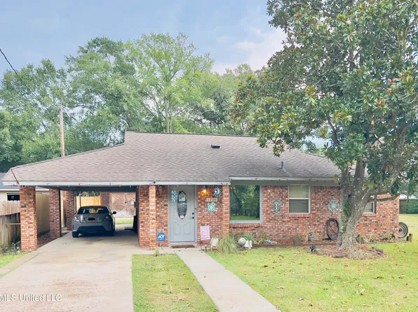 1206 13th Ct, Pascagoula, MS 39567