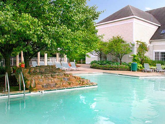 4th image of 250 Village Green Blvd APT 101