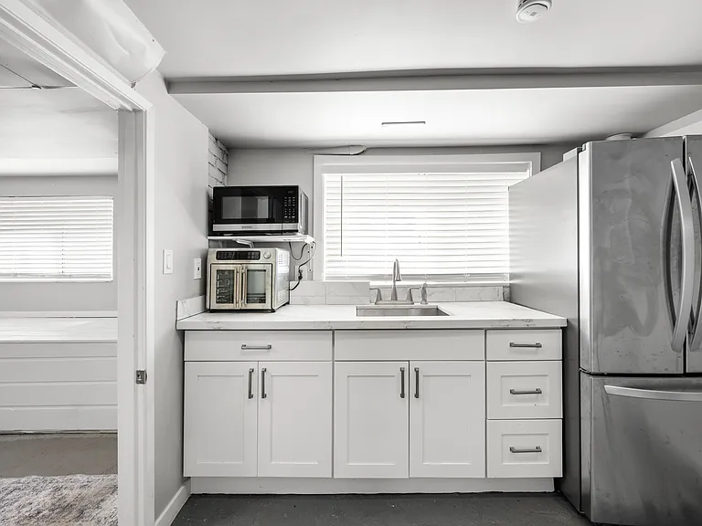 4525 5th Ave NE #L — Photo 8