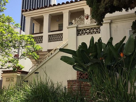 2nd image of 726 S Orange Grove Ave