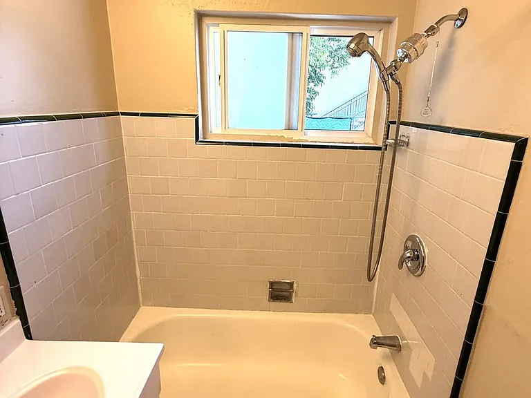 2237 Luz Ave — Photo 8
