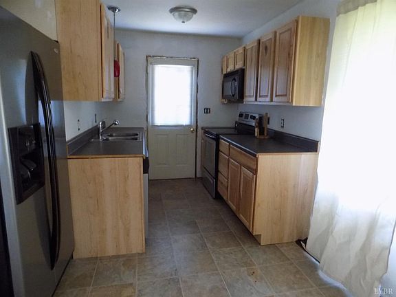 5th image of 304 Peninsular St