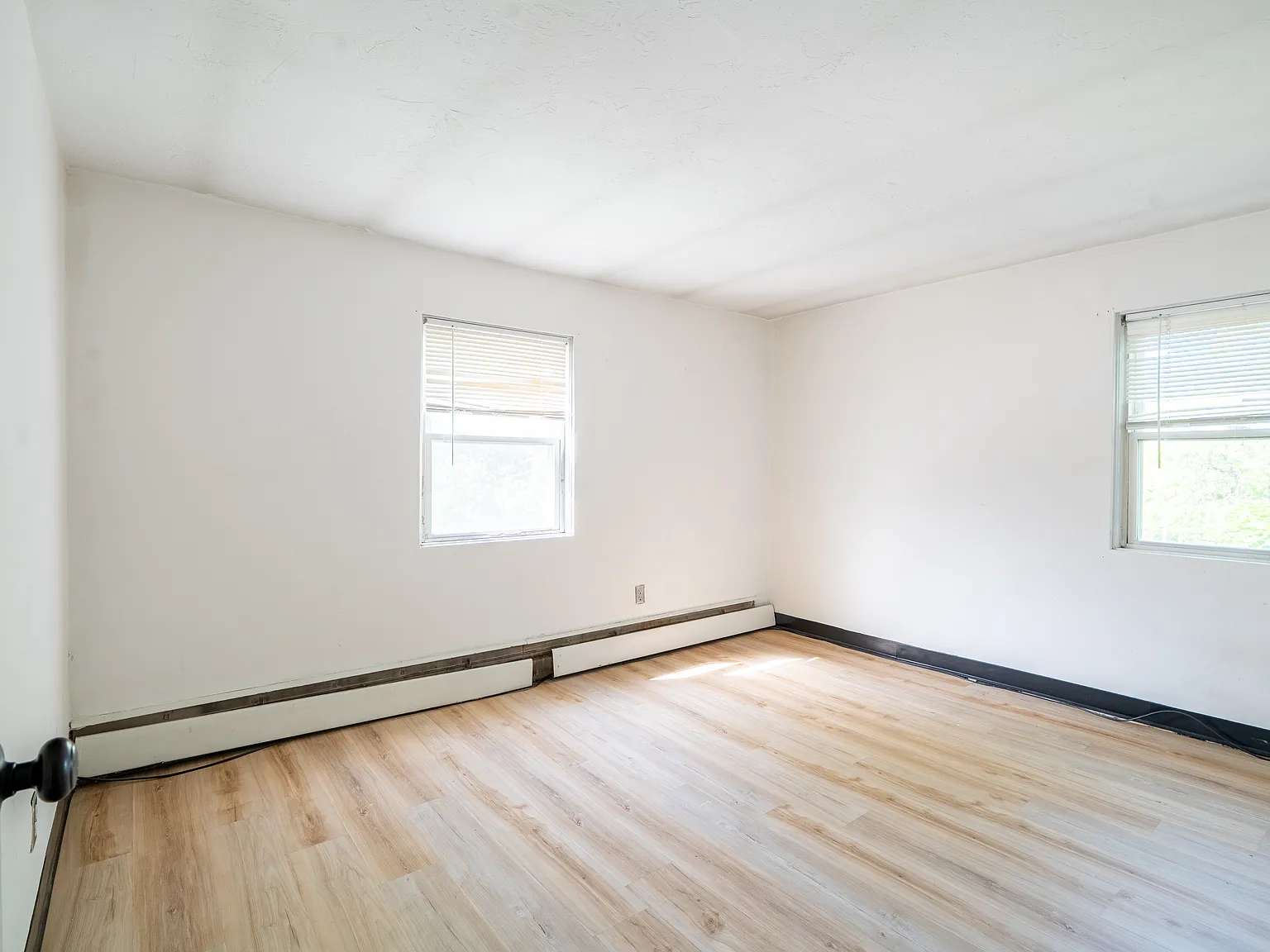 153 Commercial St — Photo 4