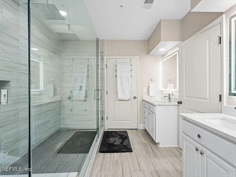400 E Bay St #2206 — Photo 12