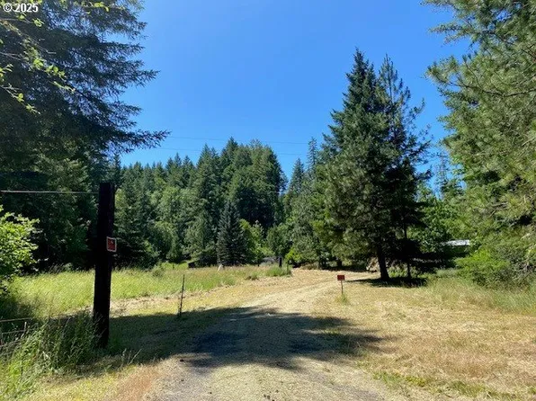 15996 Nonpareil Rd, Sutherlin, OR 97479