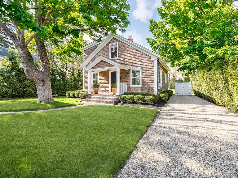 33 Halsey Ave — Photo 14