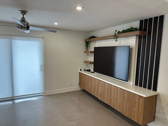 4th image of 2721 NE 15th St #2721