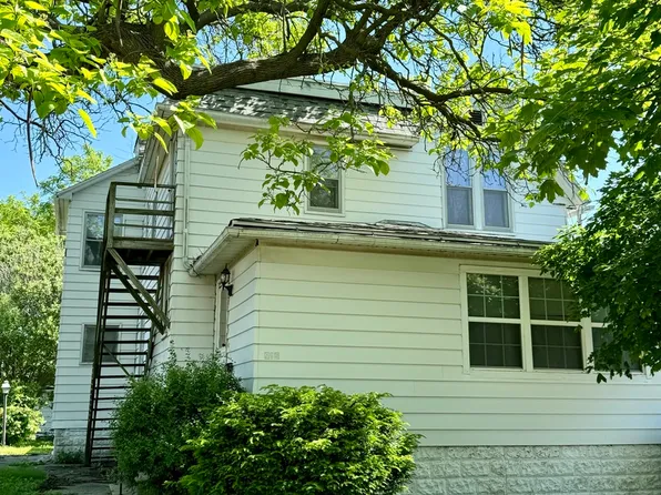 915 Grove St, Dekalb, IL 60115