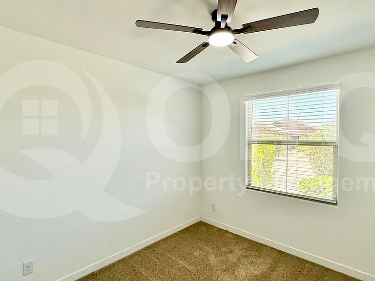 16416 W Saguaro Park Ln — Photo 9