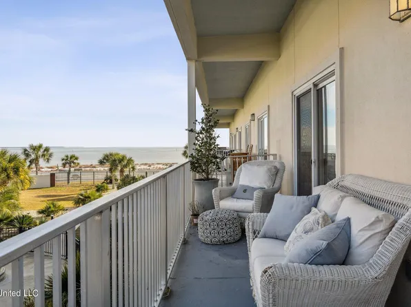 1453 E Beach Blvd APT 217, Pass Christian, MS 39571